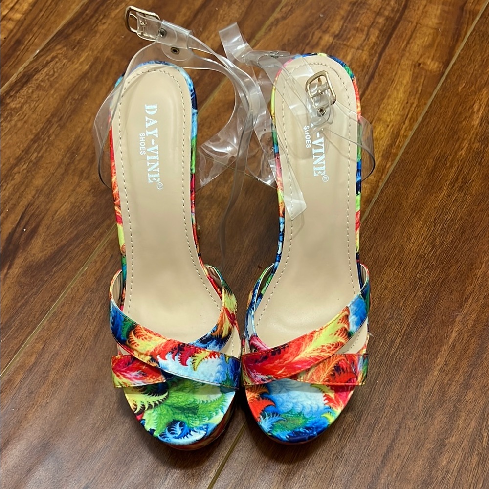 Multicolor Feather Print Women's Platform Heels
